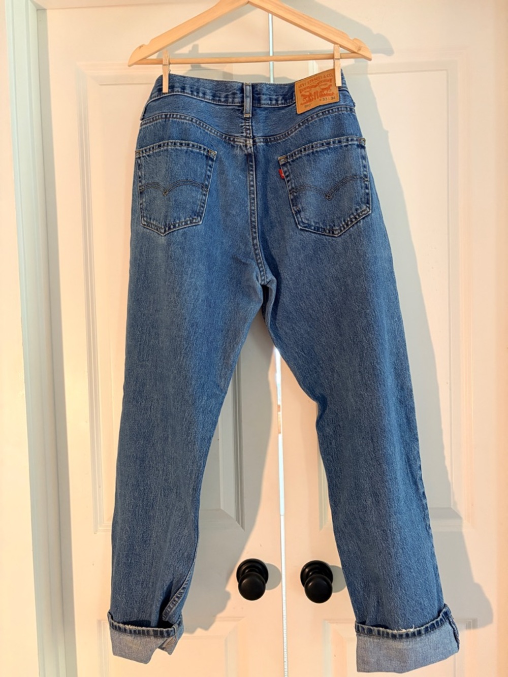 Levi's Men's Medium Blue Relaxed Jeans
